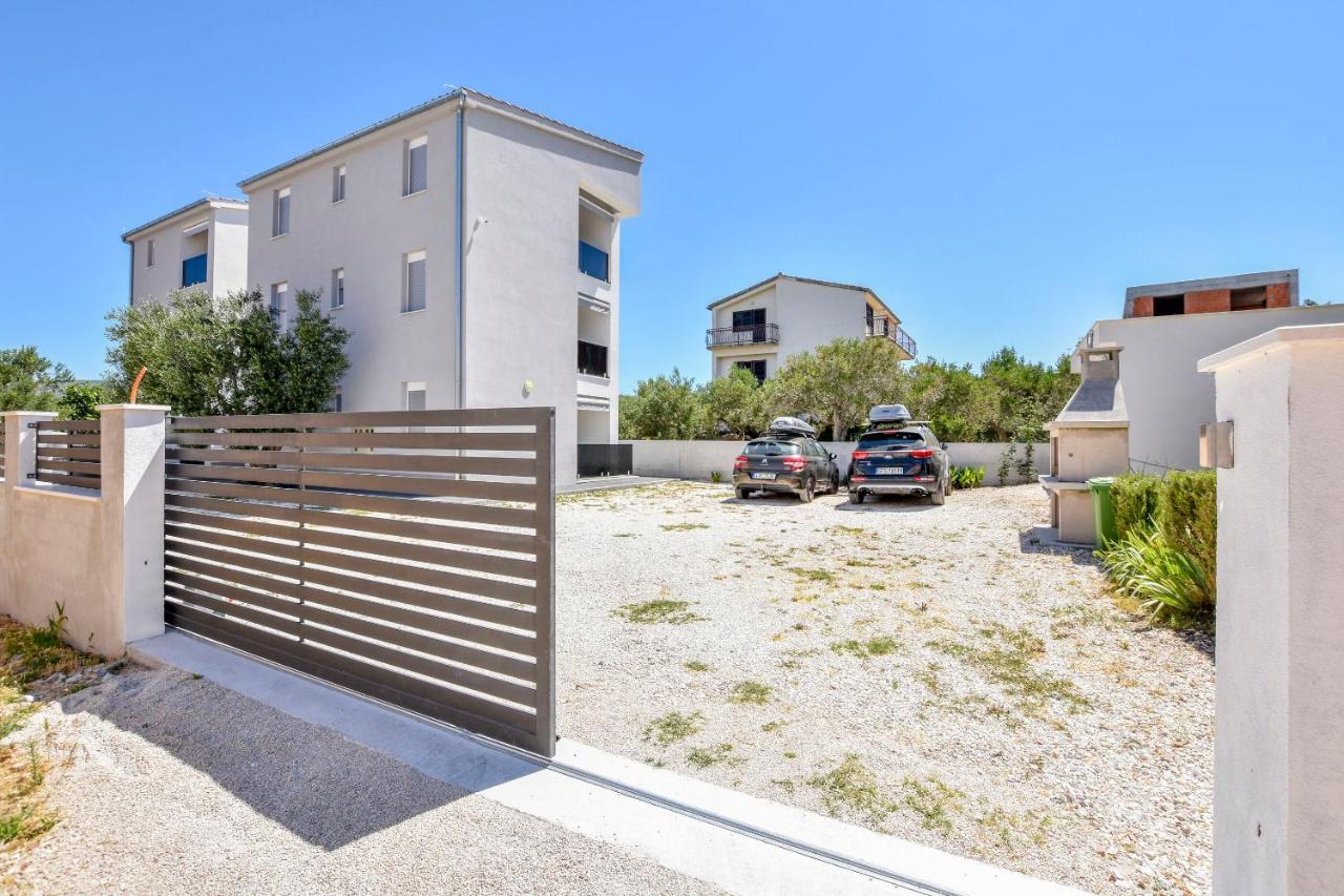 Apartments Zdeslav 罗戈兹尼察 外观 照片