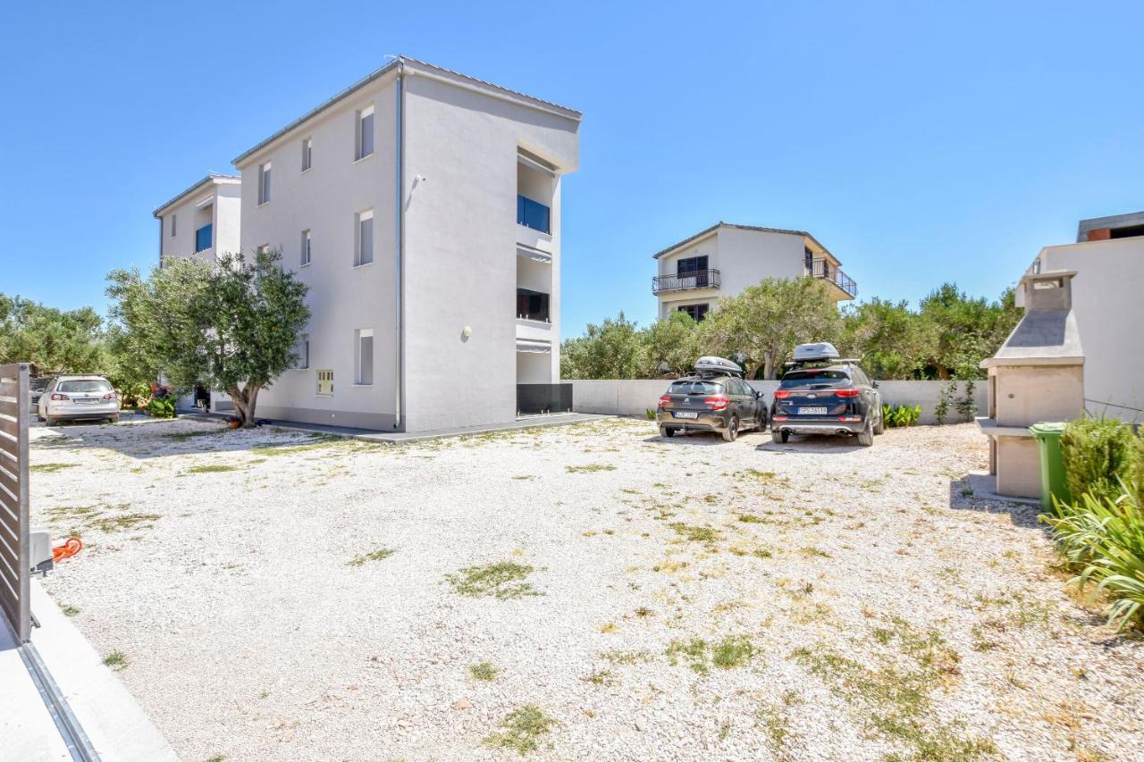 Apartments Zdeslav 罗戈兹尼察 外观 照片