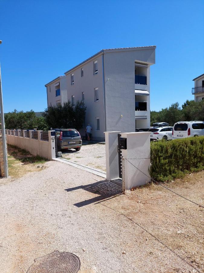 Apartments Zdeslav 罗戈兹尼察 外观 照片
